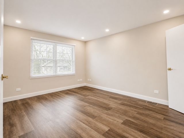 311 Milton Court B, Bloomingdale, IL 60108
