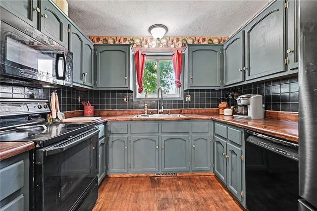 15800 NE 143rd Street, Kearney, MO 64060