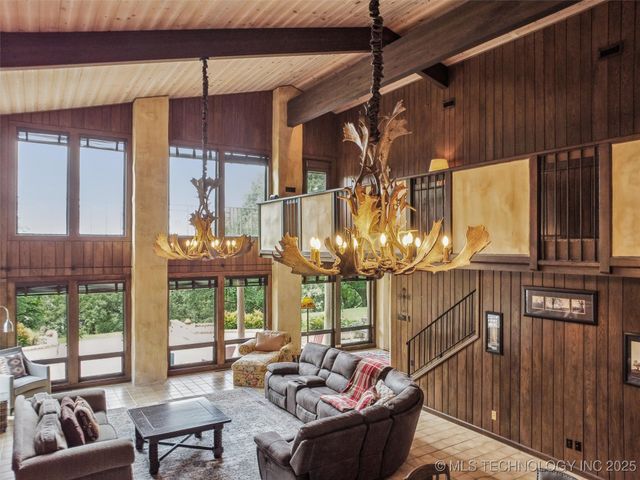 33239 E 732 Road, Wagoner, OK 74467