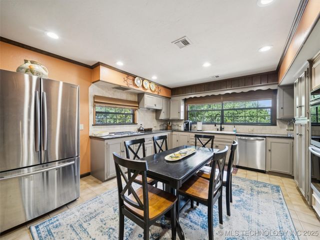 33239 E 732 Road, Wagoner, OK 74467