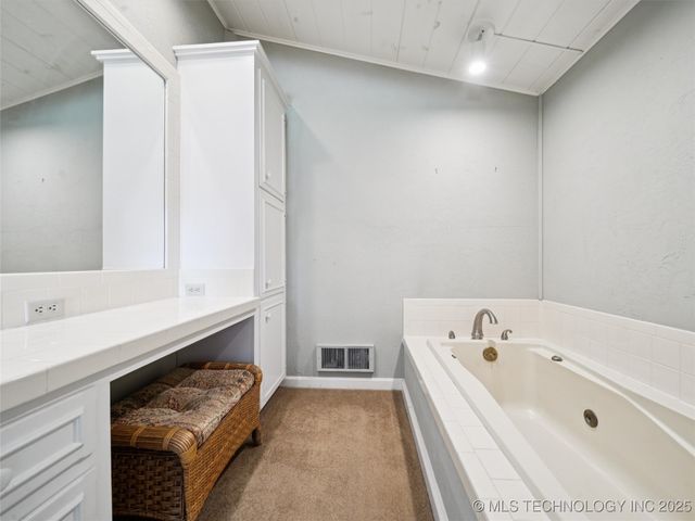 33239 E 732 Road, Wagoner, OK 74467