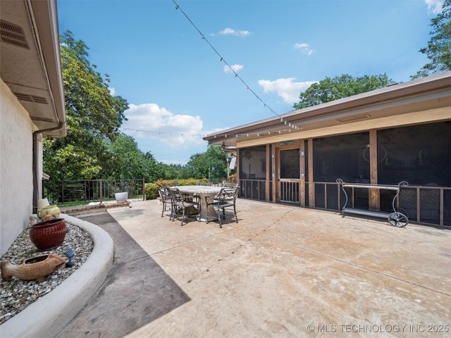 33239 E 732 Road, Wagoner, OK 74467