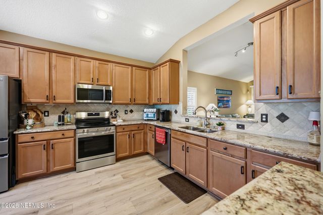 109 THORNLOE Drive, St. Johns, FL 32259