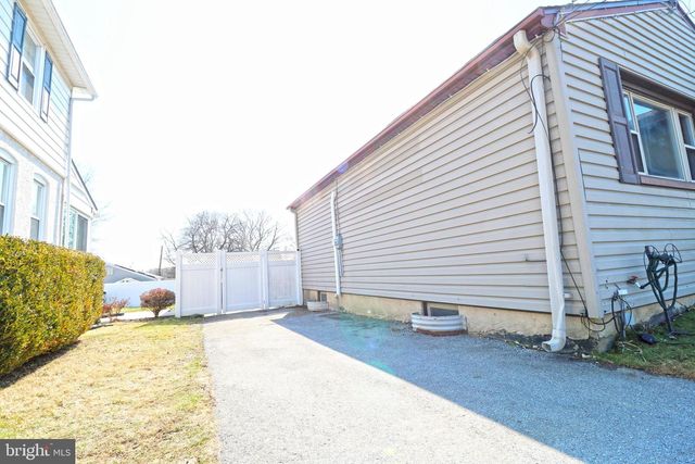 929 GALBRAITH, Upper Chichester, PA 19061