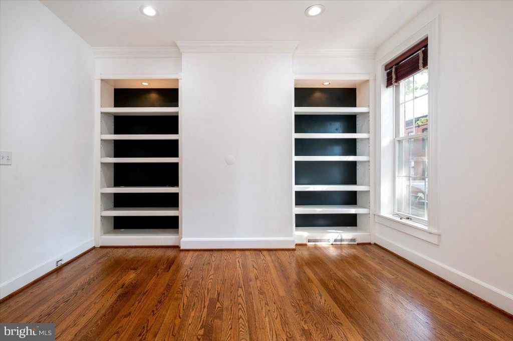 Image 5 of property listing at 1450 RIVERSIDE AVE, Baltimore, MD 21230