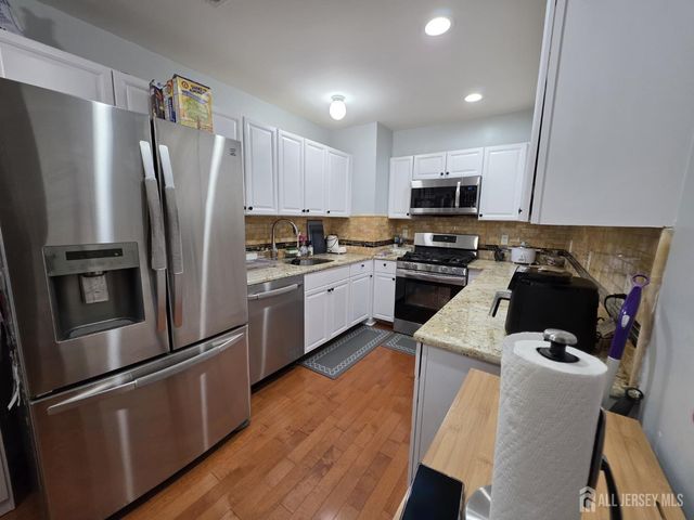 78 Chariot Court, Piscataway, NJ 08854