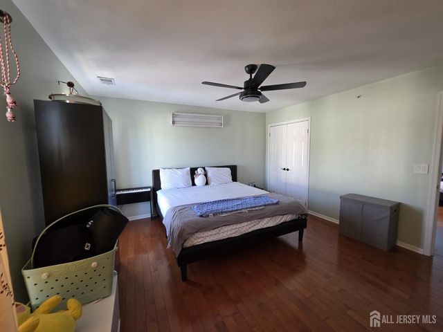 78 Chariot Court, Piscataway, NJ 08854