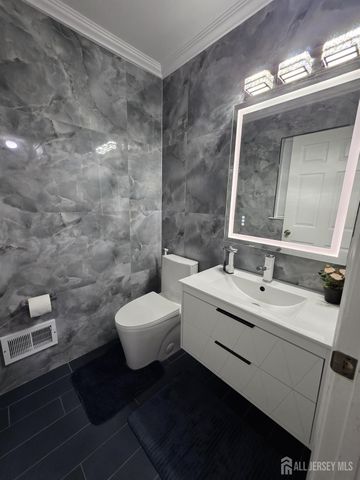 78 Chariot Court, Piscataway, NJ 08854