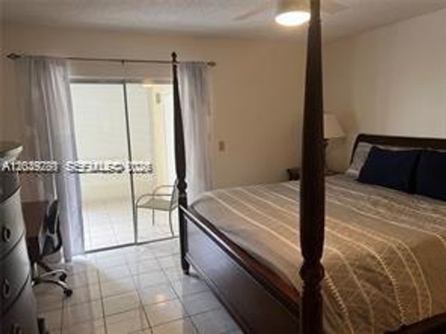 4000 Crystal Lake Dr 111, Deerfield Beach, FL 33064