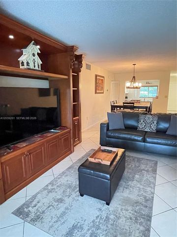4000 Crystal Lake Dr 111, Deerfield Beach, FL 33064