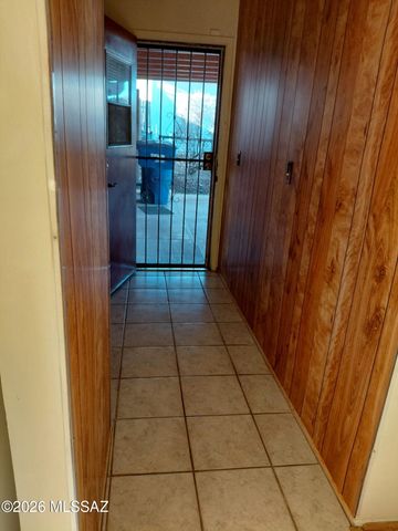 430 N Gollob Road, Tucson, AZ 85710