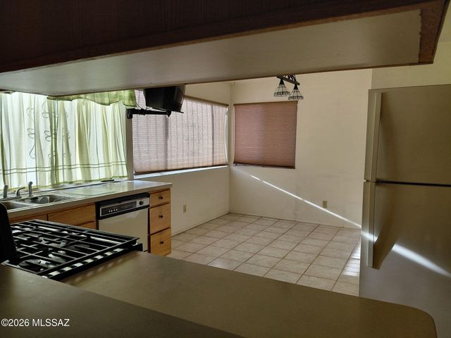 430 N Gollob Road, Tucson, AZ 85710