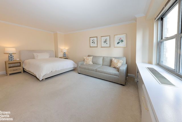 300 E 40th St Apt 21R, New York City, NY 10016