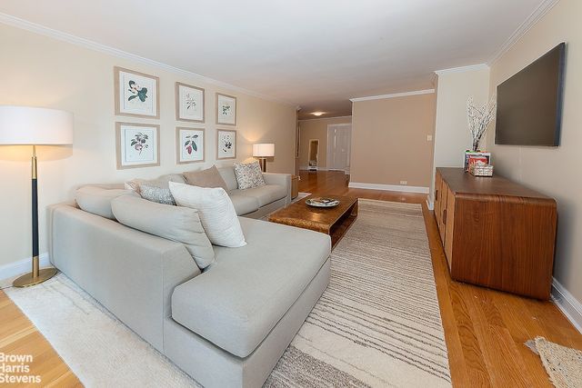 300 E 40th St Apt 21R, New York City, NY 10016