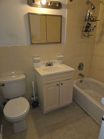 1332 Metropolitan Avenue 6K, Bronx, NY 10462