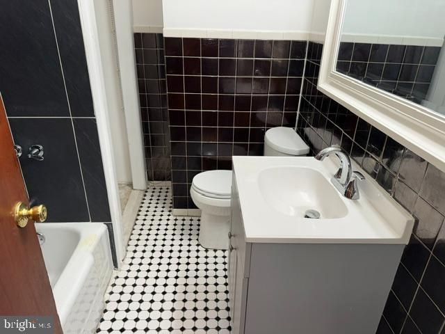 2333 S BONSALL ST, Philadelphia, PA 19145