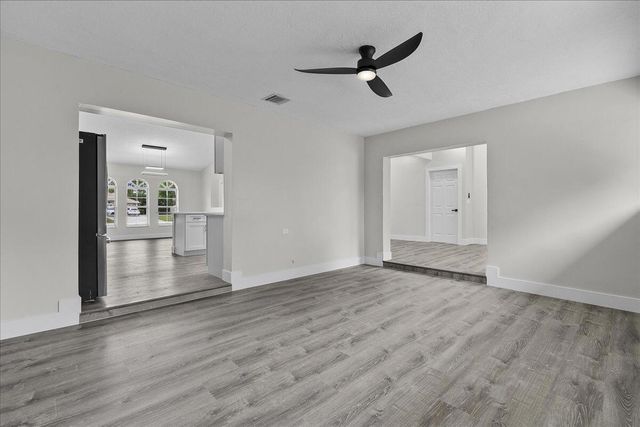 14618 63rd Court N, The Acreage, FL 33470