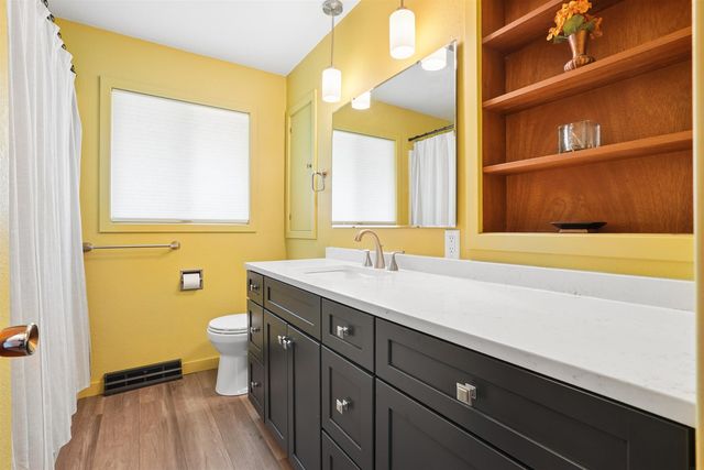 2726 Edgemont Avenue, Waterloo, IA 50702