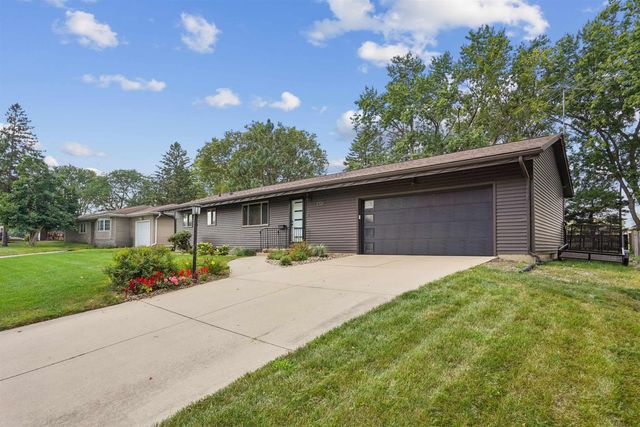2726 Edgemont Avenue, Waterloo, IA 50702