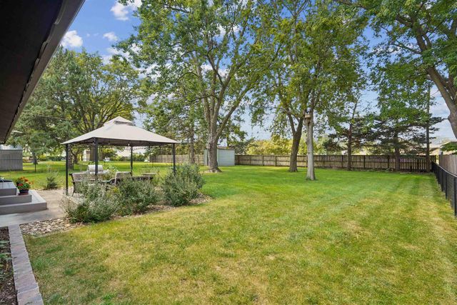 2726 Edgemont Avenue, Waterloo, IA 50702