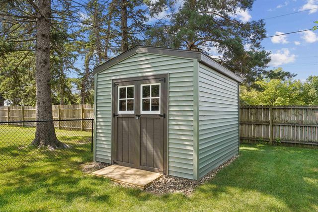 2726 Edgemont Avenue, Waterloo, IA 50702