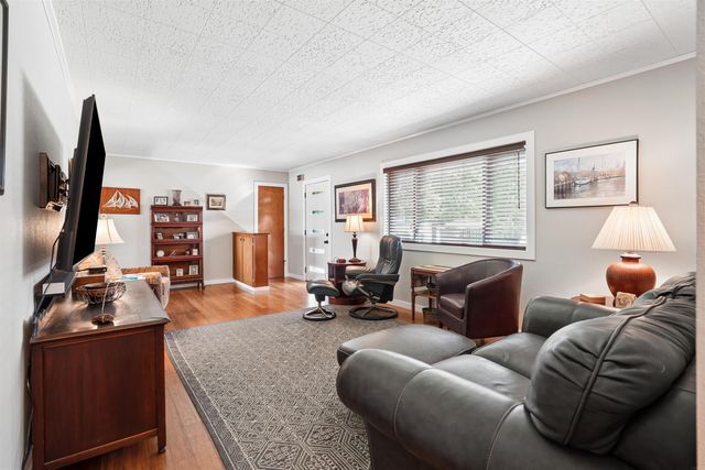 2726 Edgemont Avenue, Waterloo, IA 50702