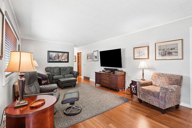 2726 Edgemont Avenue, Waterloo, IA 50702