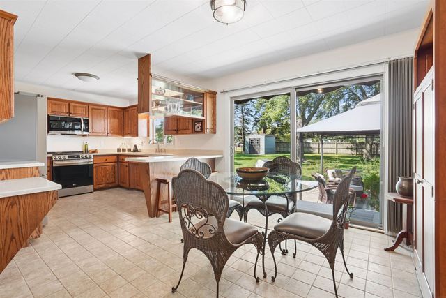 2726 Edgemont Avenue, Waterloo, IA 50702