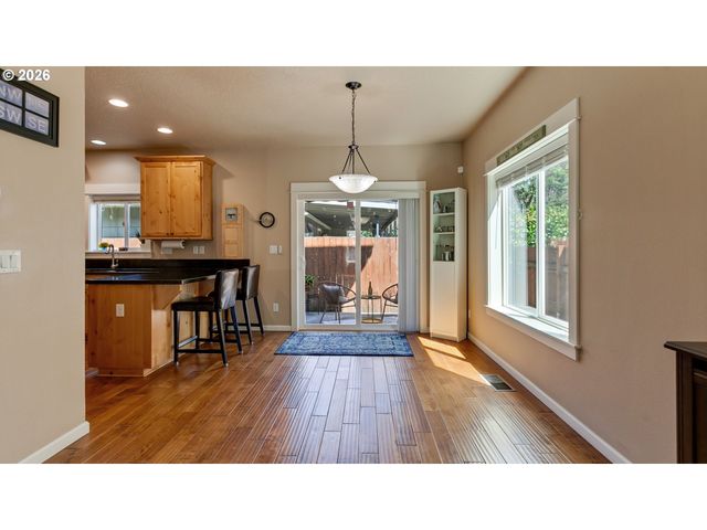 422 Ne 141ST Pl, Portland, OR 97230