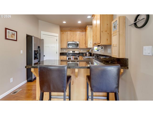 422 Ne 141ST Pl, Portland, OR 97230