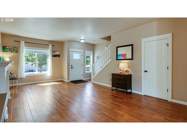 422 Ne 141ST Pl, Portland, OR 97230