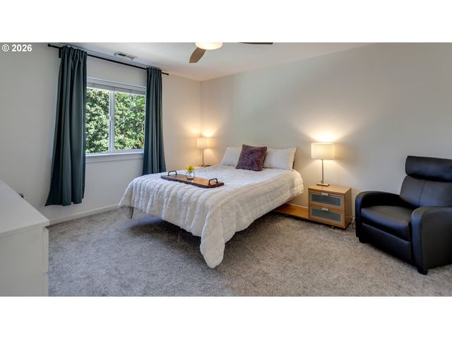 422 Ne 141ST Pl, Portland, OR 97230
