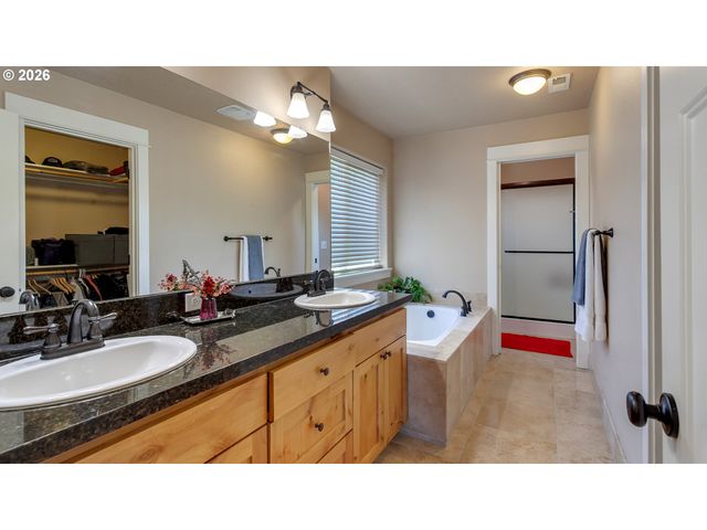 422 Ne 141ST Pl, Portland, OR 97230