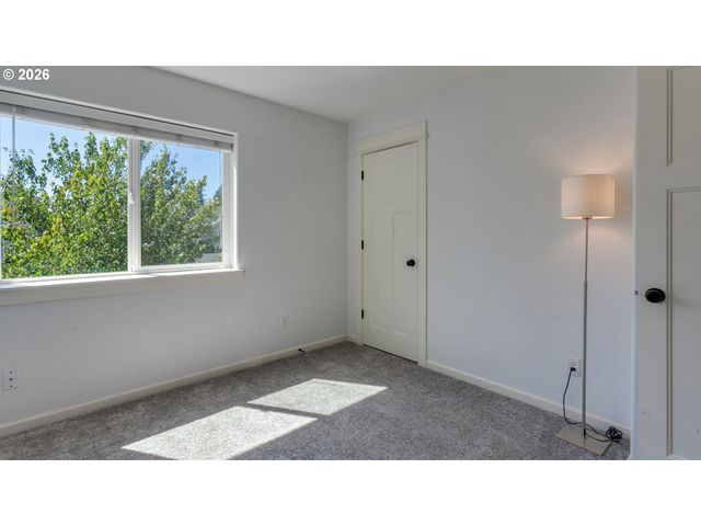 422 Ne 141ST Pl, Portland, OR 97230