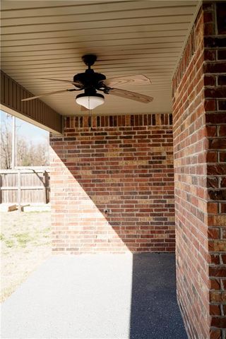 381 Holly Street, Centerton, AR 72719
