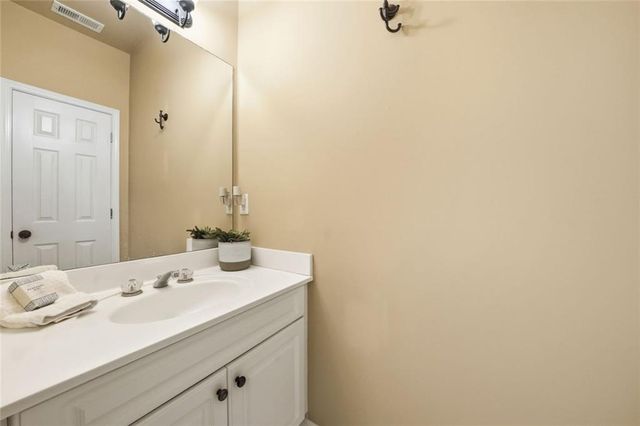 585 St Regis Lane, Alpharetta, GA 30022