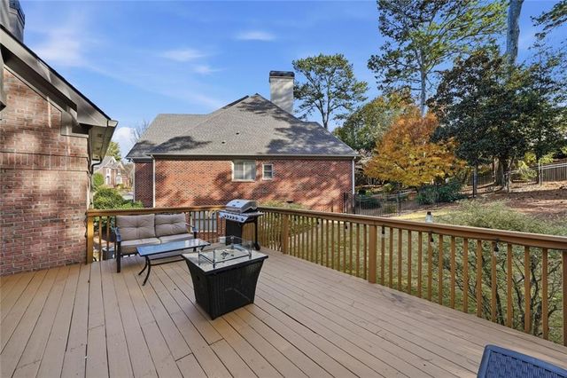 585 St Regis Lane, Alpharetta, GA 30022