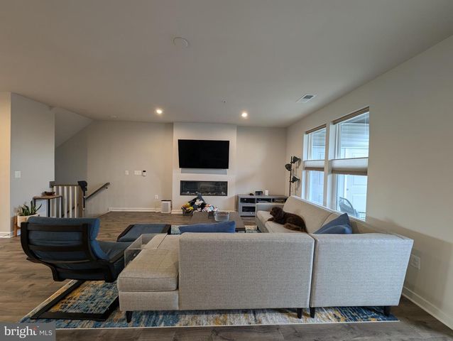 20354 NEWFOUNDLAND SQ, Ashburn, VA 20147