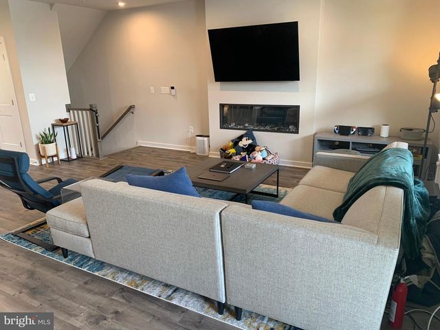 20354 NEWFOUNDLAND SQ, Ashburn, VA 20147
