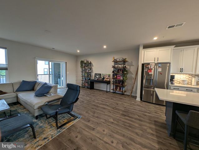 20354 NEWFOUNDLAND SQ, Ashburn, VA 20147