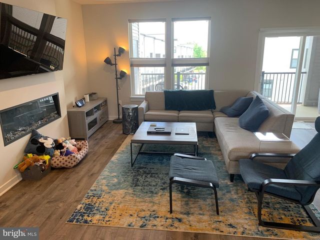 20354 NEWFOUNDLAND SQ, Ashburn, VA 20147
