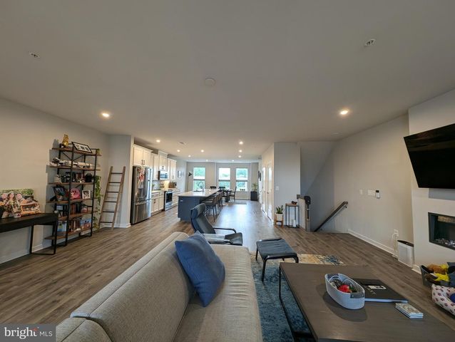20354 NEWFOUNDLAND SQ, Ashburn, VA 20147