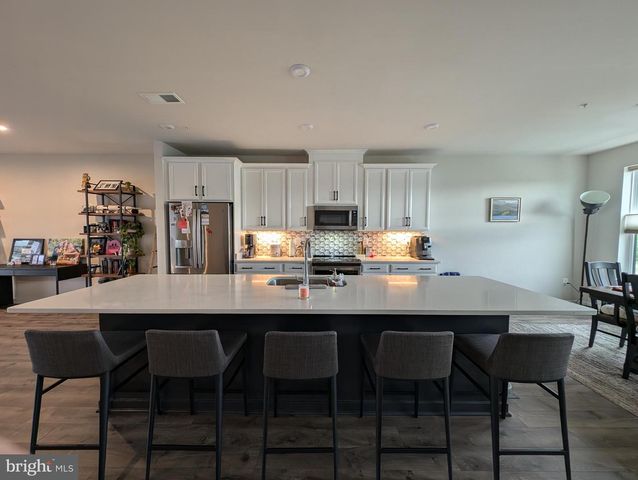 20354 NEWFOUNDLAND SQ, Ashburn, VA 20147