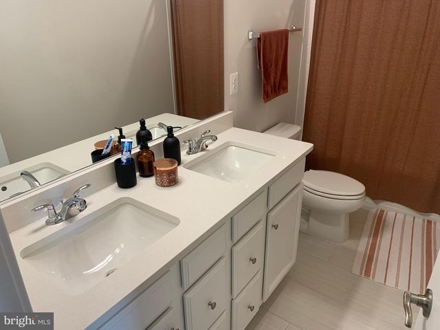 20354 NEWFOUNDLAND SQ, Ashburn, VA 20147