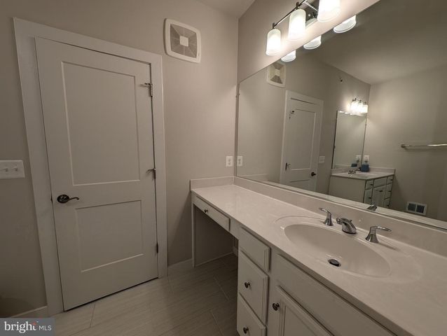 20354 NEWFOUNDLAND SQ, Ashburn, VA 20147
