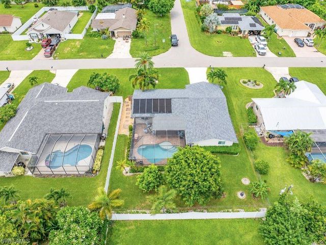 1220 SE 22nd ST, Cape Coral, FL 33990