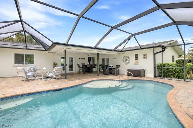 1220 SE 22nd ST, Cape Coral, FL 33990