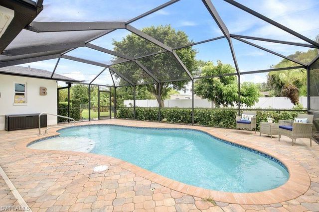 1220 SE 22nd ST, Cape Coral, FL 33990