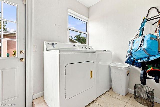 1220 SE 22nd ST, Cape Coral, FL 33990