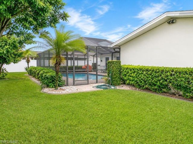1220 SE 22nd ST, Cape Coral, FL 33990
